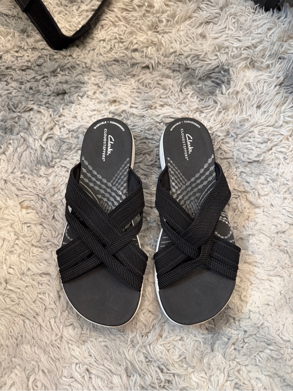 Clarks Cloudsteppers Mira Isle Black Cross Strap Sandals Size 8.5